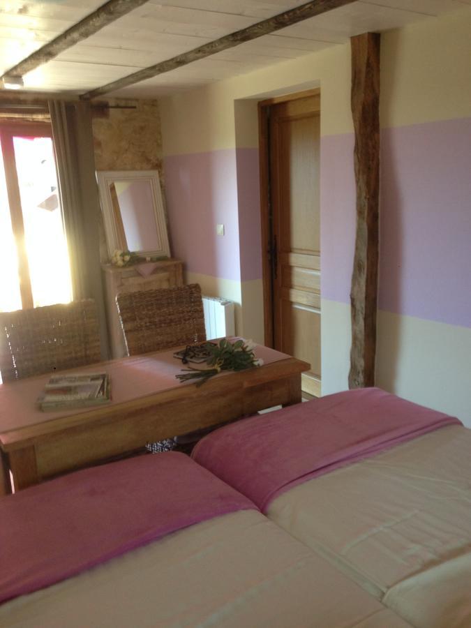 Lo Petit Cretsou Bed & Breakfast Simeyrols Eksteriør bilde