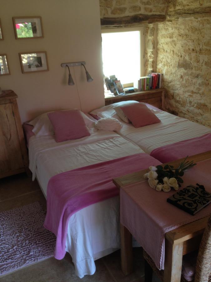 Lo Petit Cretsou Bed & Breakfast Simeyrols Eksteriør bilde